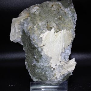 Pektolith und Calcit aus Steinperf, Bezirk Gießen, Hessen