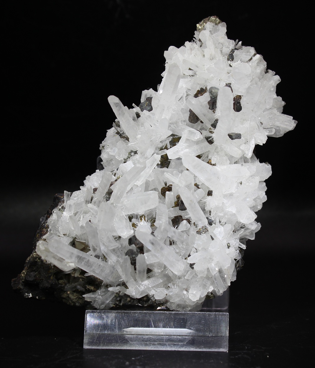 Bergkristall mit Chalkopyrit aus dem Huarón-Revier, Peru – Bild 2