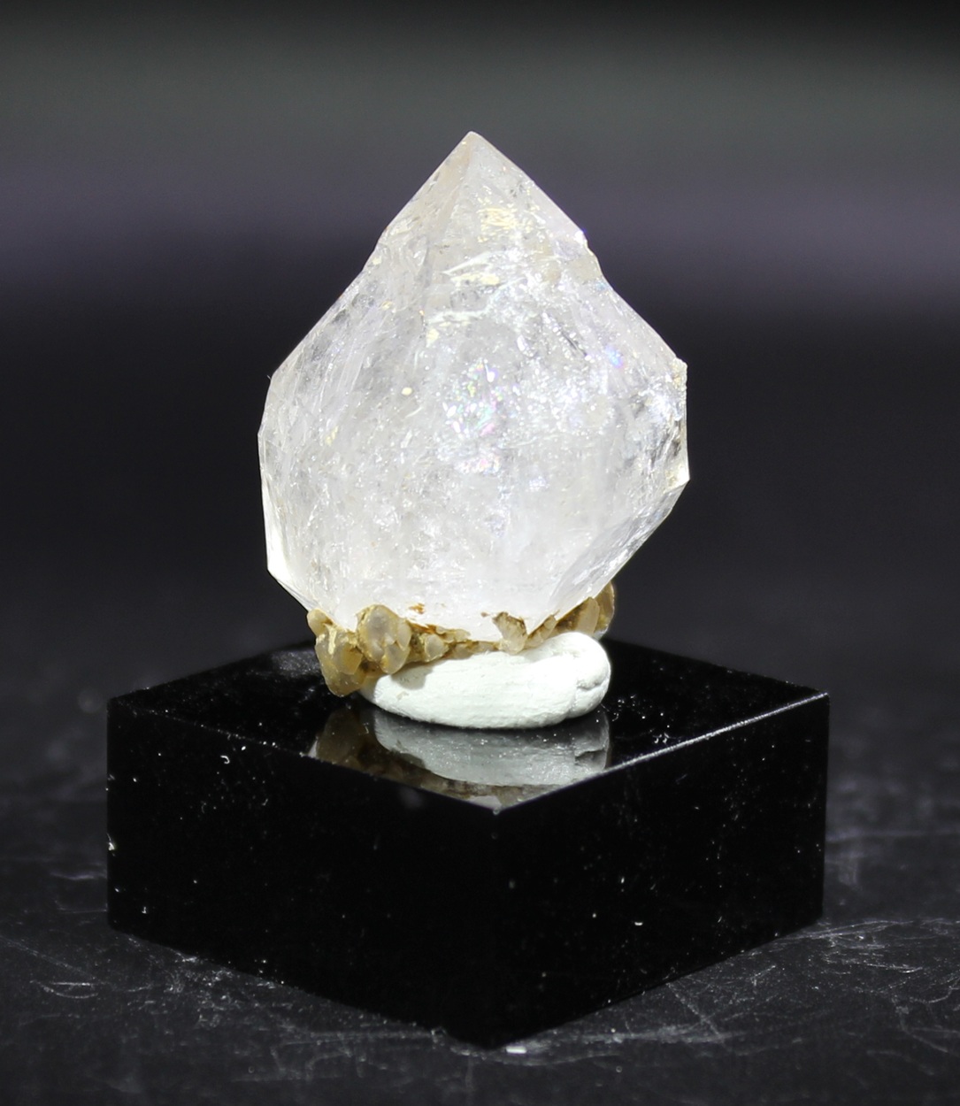 Bergkristall aus Igea, La Rioja Provinz, Spanien schräg von vorne