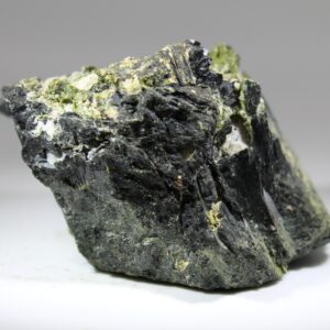 Babingtonit, Epidot, Hornblende und Magnetit - eine sehr interessante Paragenese