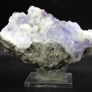Violetter Fluorit auf Matrix aus Berbes Asturien
