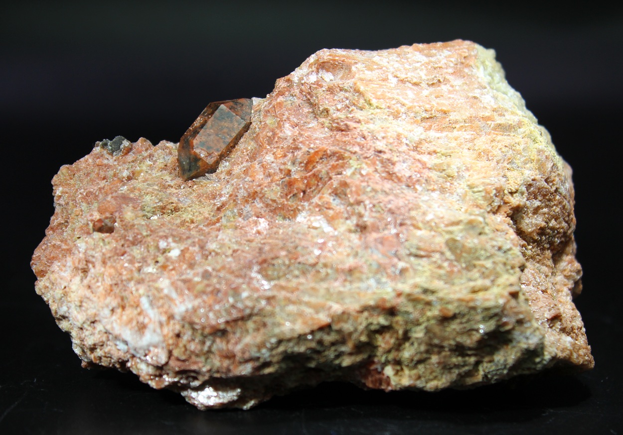Eisenkiesel Quarz aus Montroy Valencia Spanien mit rotbraunem Kristall auf Matrix