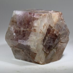Aragonit aus Minglanilla Spanien mit violettbraunen Kristallbereichen