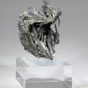 Antimonit aus der Herja Mine Rumänien mit strahlig angeordneten Kristallen